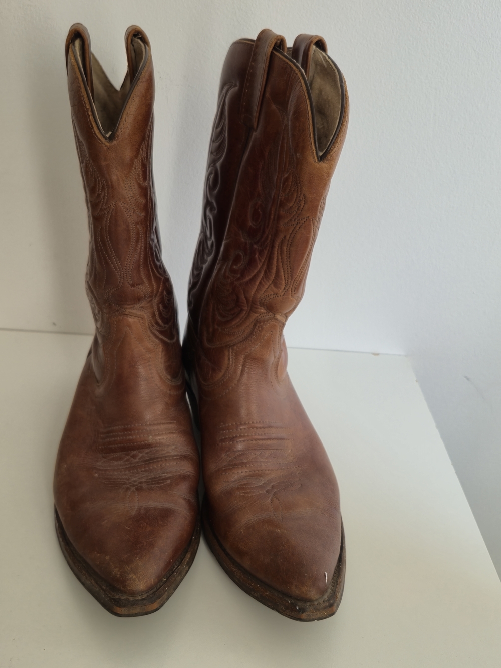Vintage Laredo Brown Leather Cowboy Boots Cat’s Paw Heels 10.5